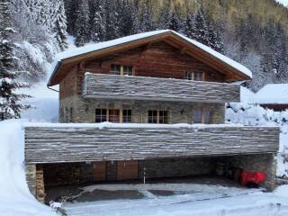 01. Catered chalet Alpinum Sankt Anton Voorzijde