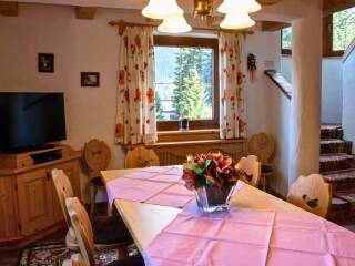 04. Catered chalet Christoph Sankt Anton Woonkamer