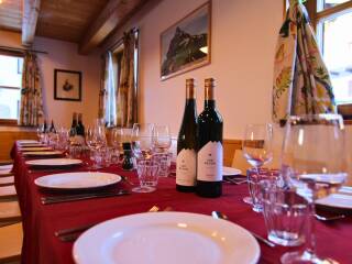 05. Catered chalet Levett Sankt Anton Dinertafel