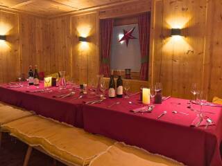 Catered chalet Dorferhaus Gerlos Dinertafel