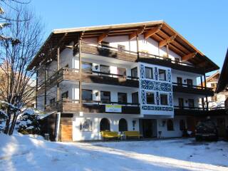 01. Catered chalet Alber Sankt Anton Aanzicht