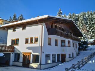 01. Catered chalet Angela Arlberg Sankt Anton Frontside